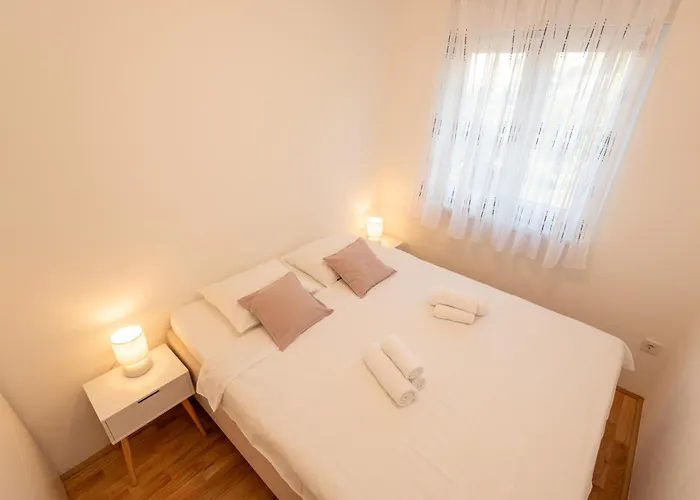 Eden De - Odmor U Srcu Dalmacije U Zaboricu Kraj Sibenika 公寓 扎博里克