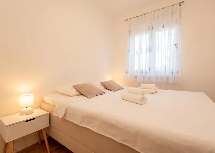 Eden De - Odmor U Srcu Dalmacije U Zaboricu Kraj Sibenika